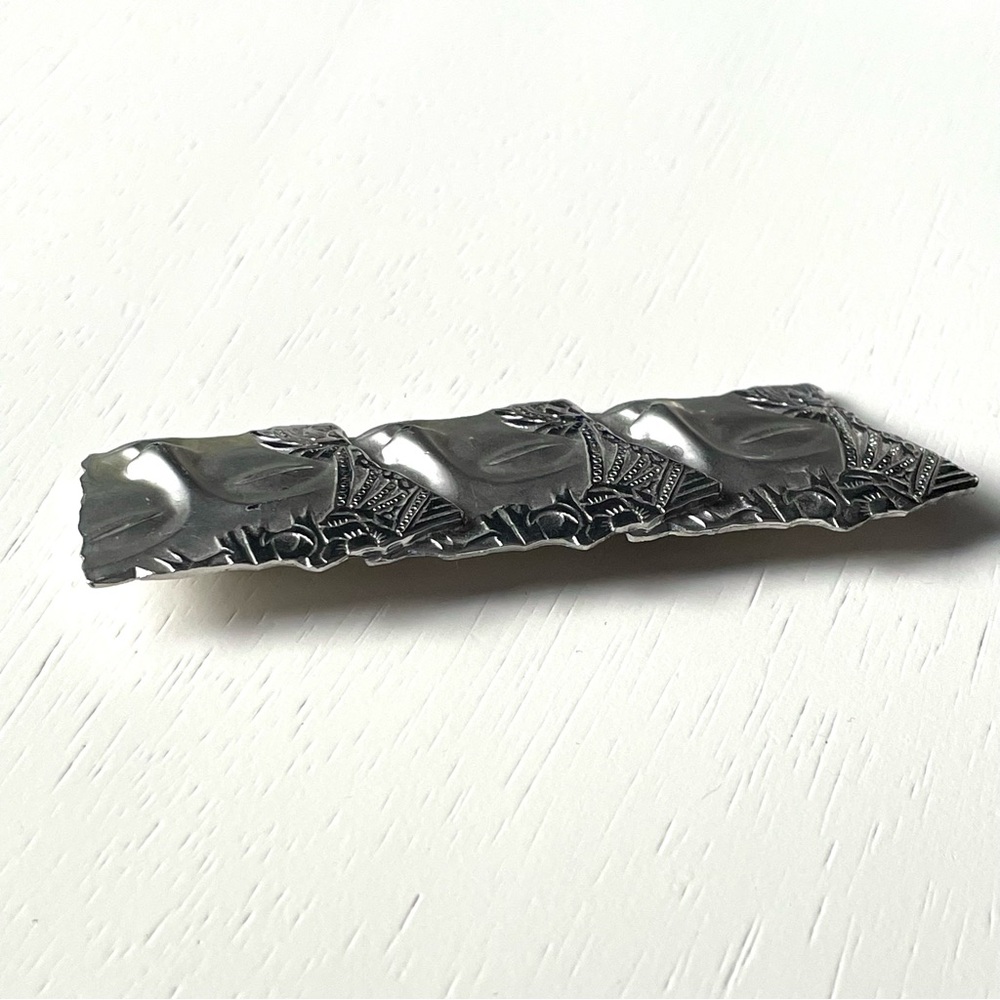 🚨🚨FINAL SALE!!🚨🚨Vtg silvertone JJ Jonette tree face brooch avant garde women - Picture 4 of 11